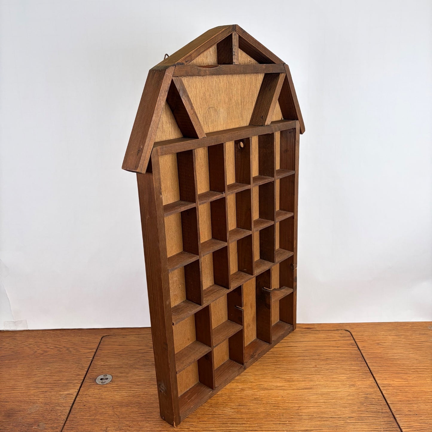Vintage houten letterbak huisje