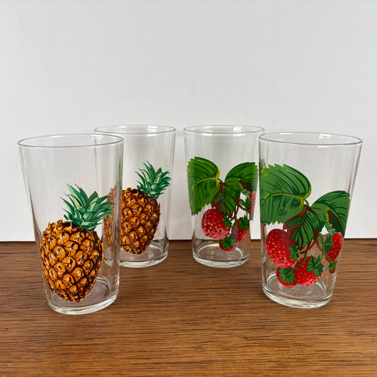 Vintage glazen met fruitmotief
