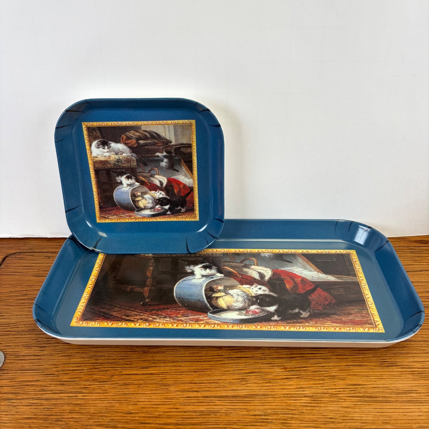 Vintage set 2 dienbladen katten
