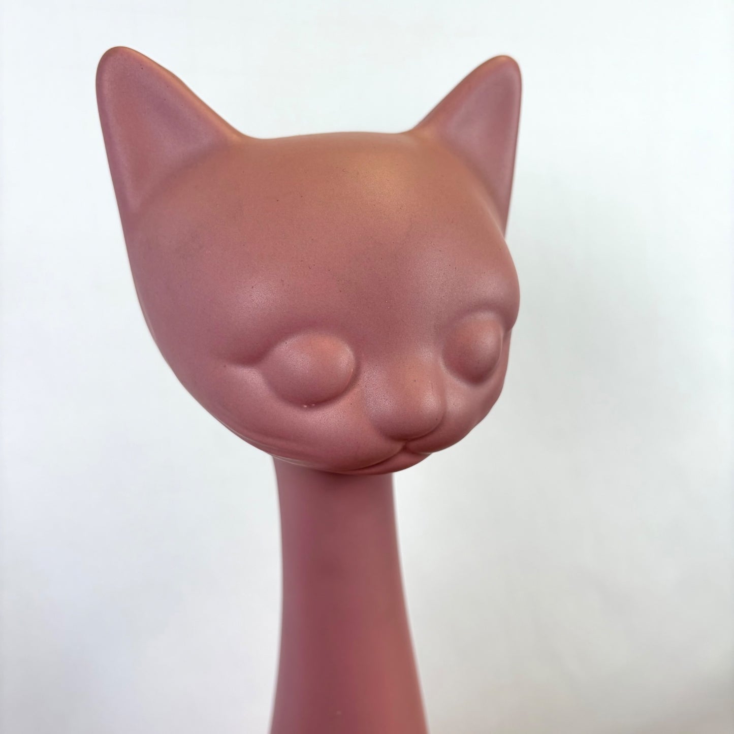 Vintage grote roze keramiek kat staand