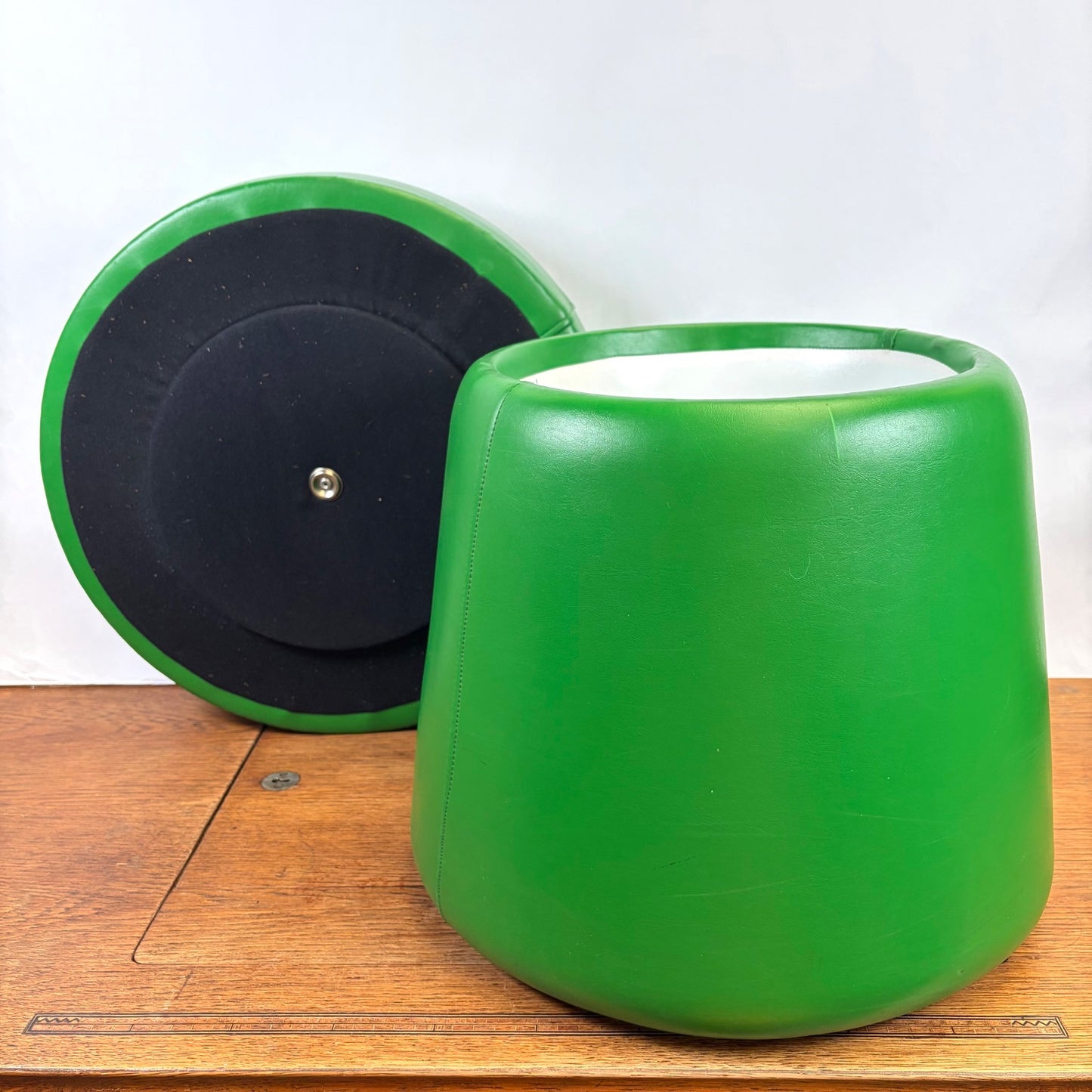 Vintage groene poef met opbergruimte
