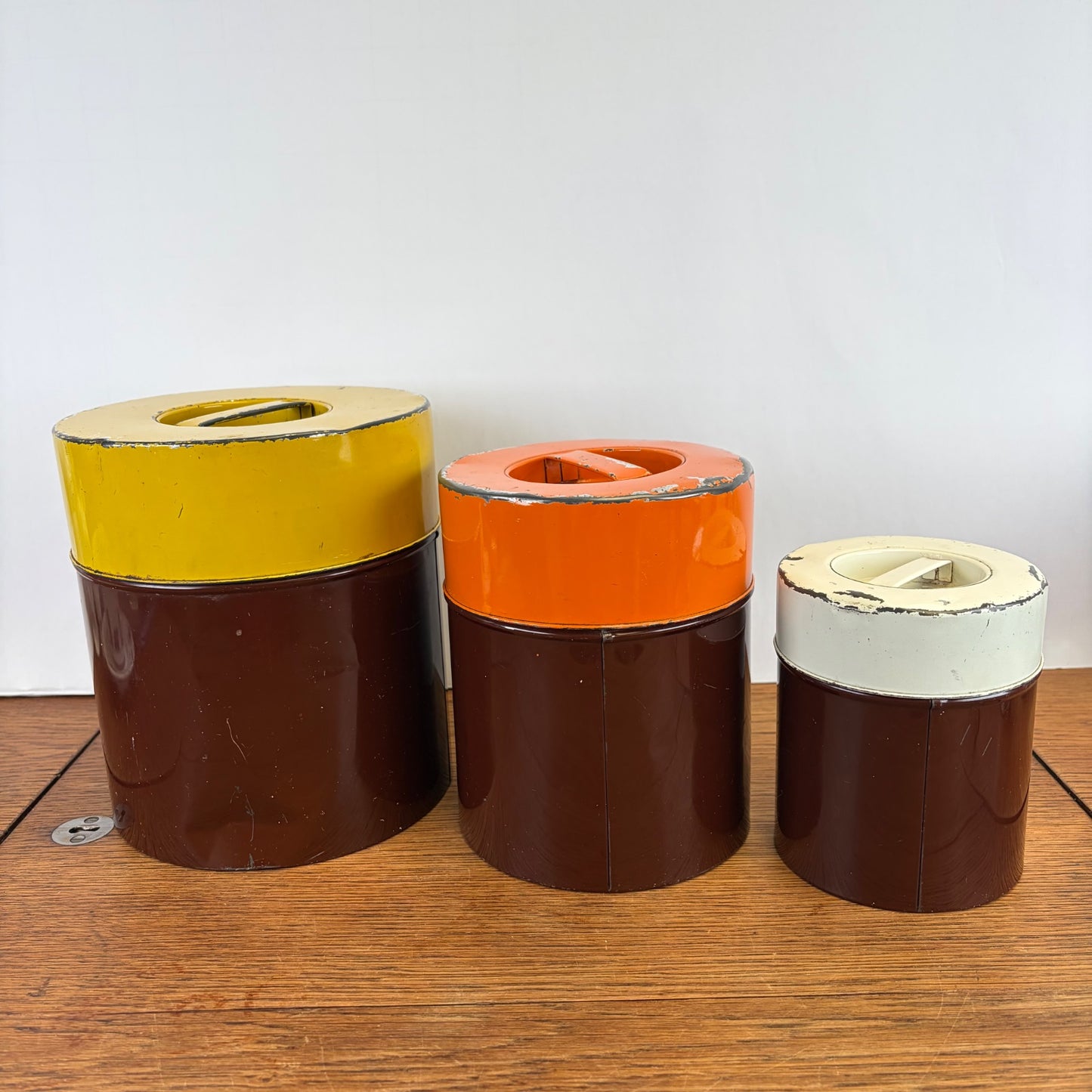 Vintage set van 3 blikken bruin geel oranje wit jaren 70