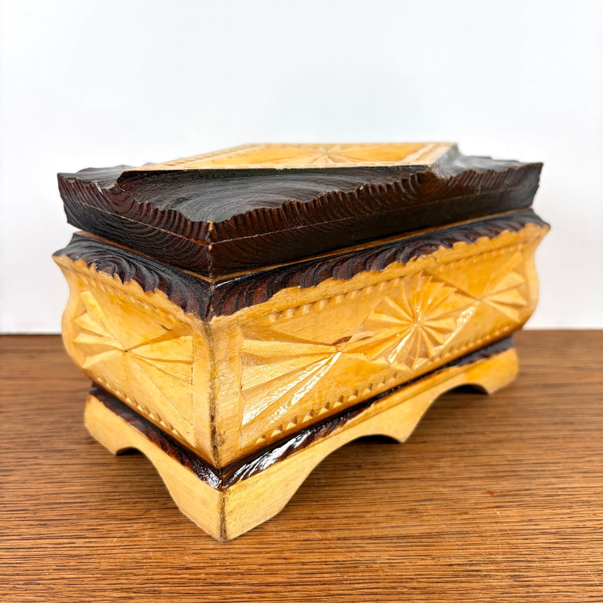 Vintage houten sieradendoos