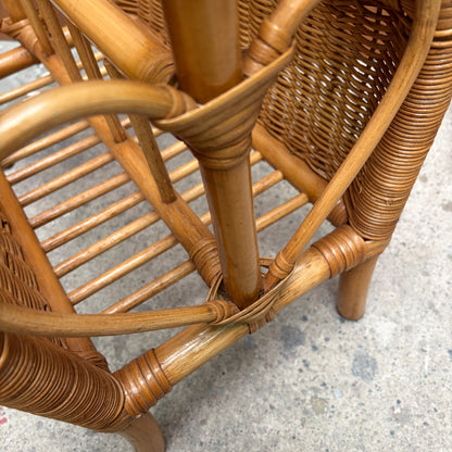 Vintage rotan krantenbak