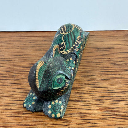 Houten deurstopper liggende kat