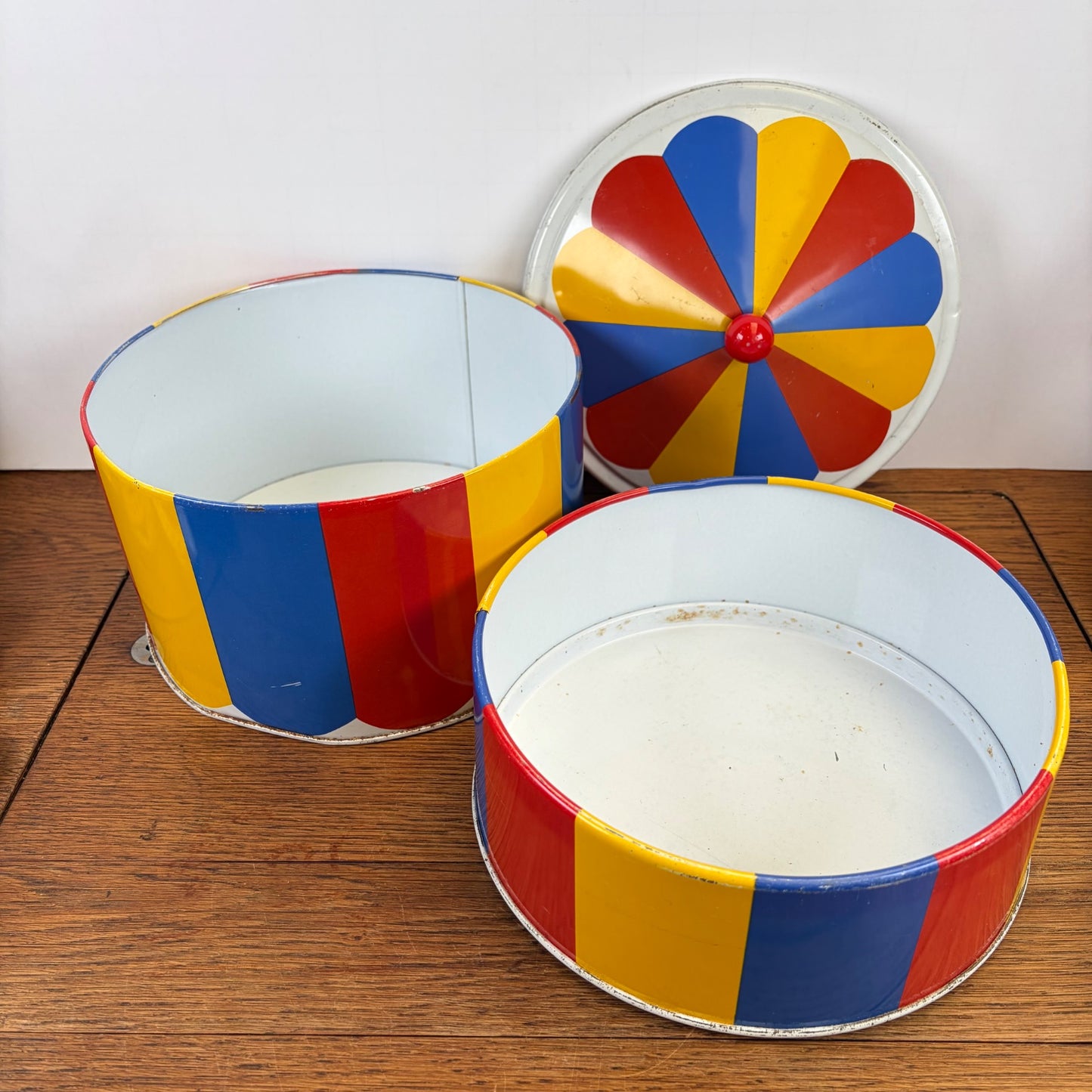 Vintage groot blik circustent rood geel blauw
