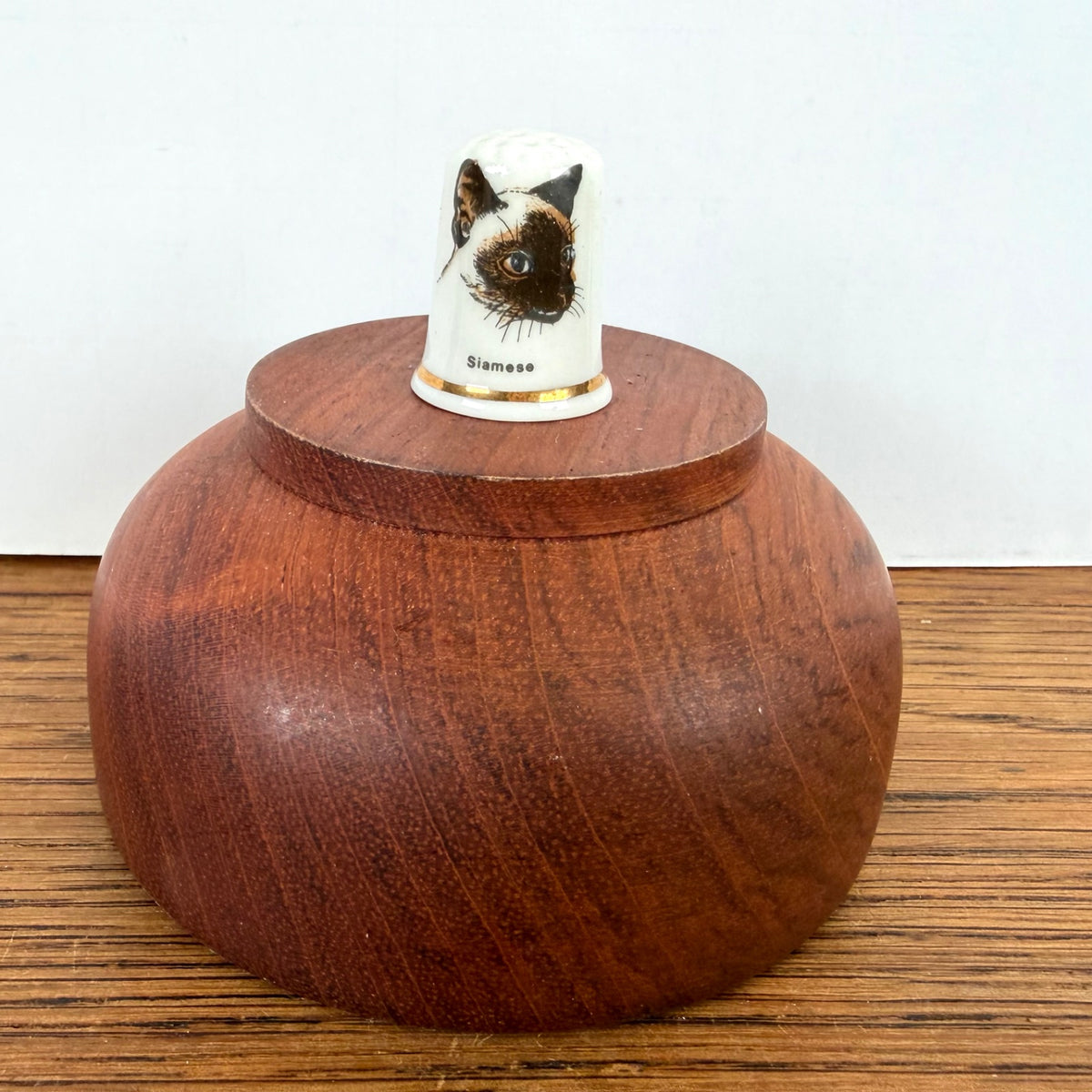 Vintage vingerhoedje Siamese kat
