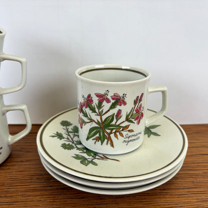 Wilde bloemen kop en schotels Douwe Egberts