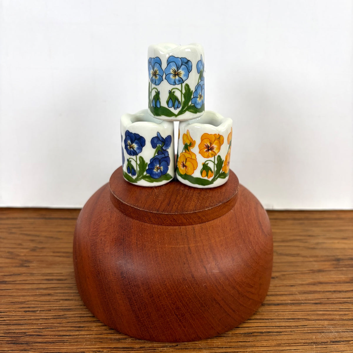 Vintage 3 porseleinen kandelaartjes viooltjes