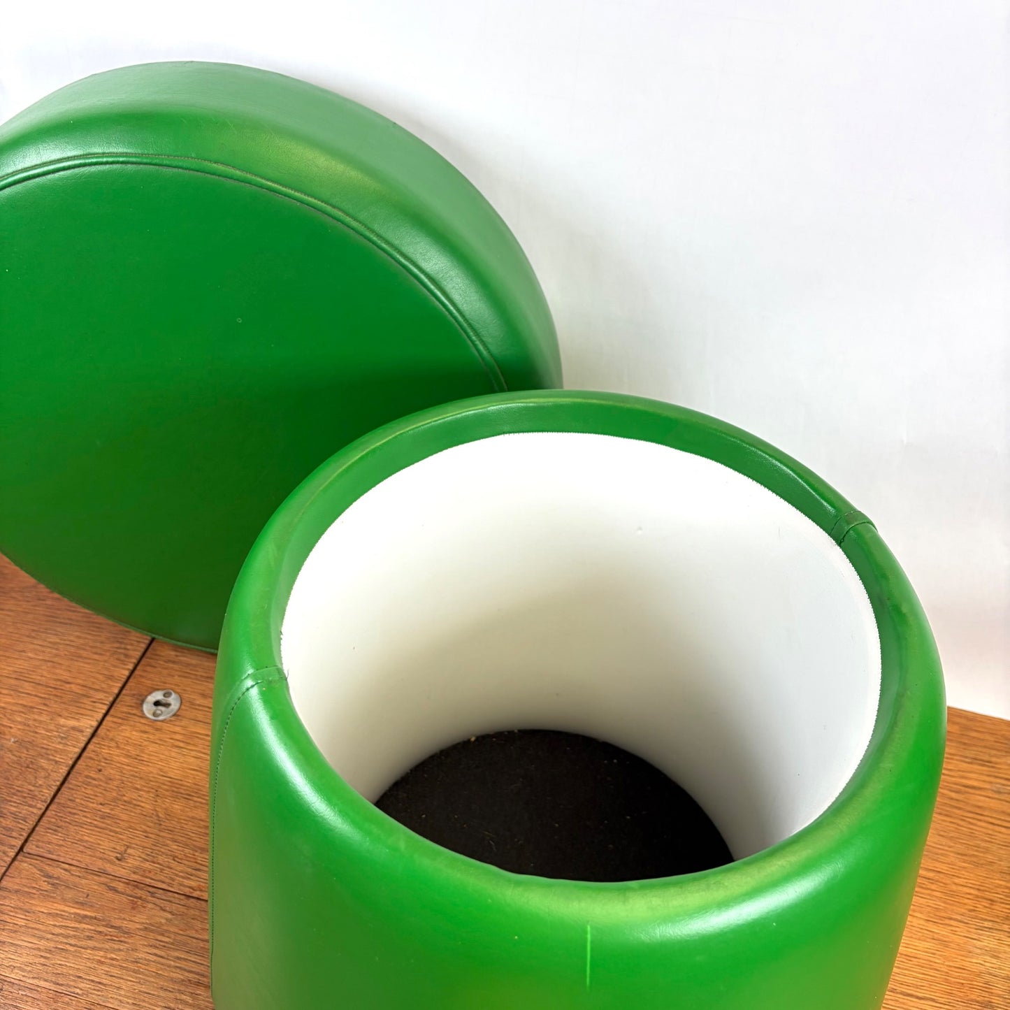 Vintage groene poef met opbergruimte
