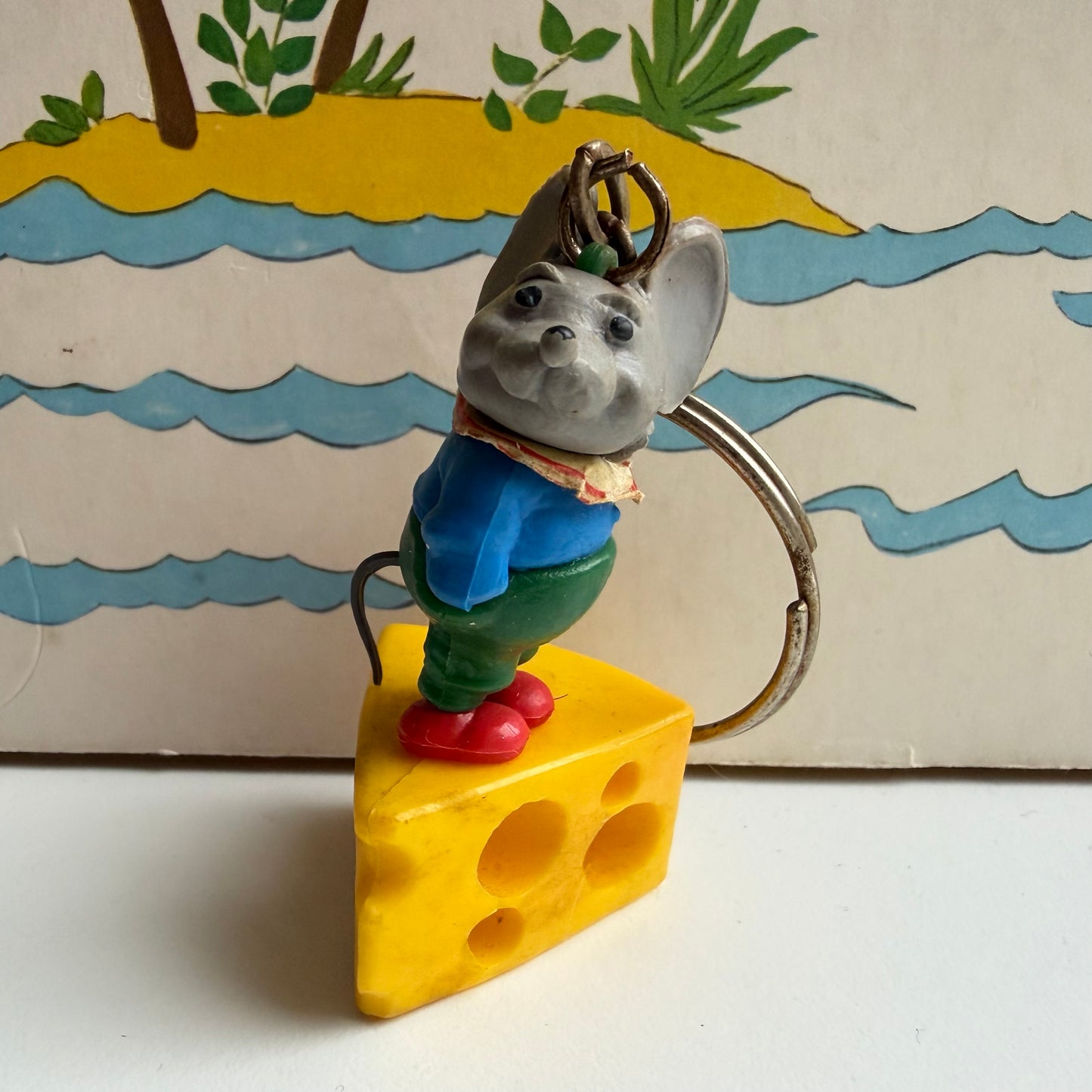 Vintage sleutelhanger muis op kaas