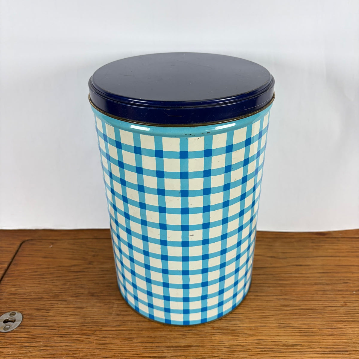 Vintage Tomado bewaarblik blauw-wit ruit
