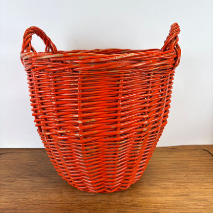 Vintage oranje rieten mand