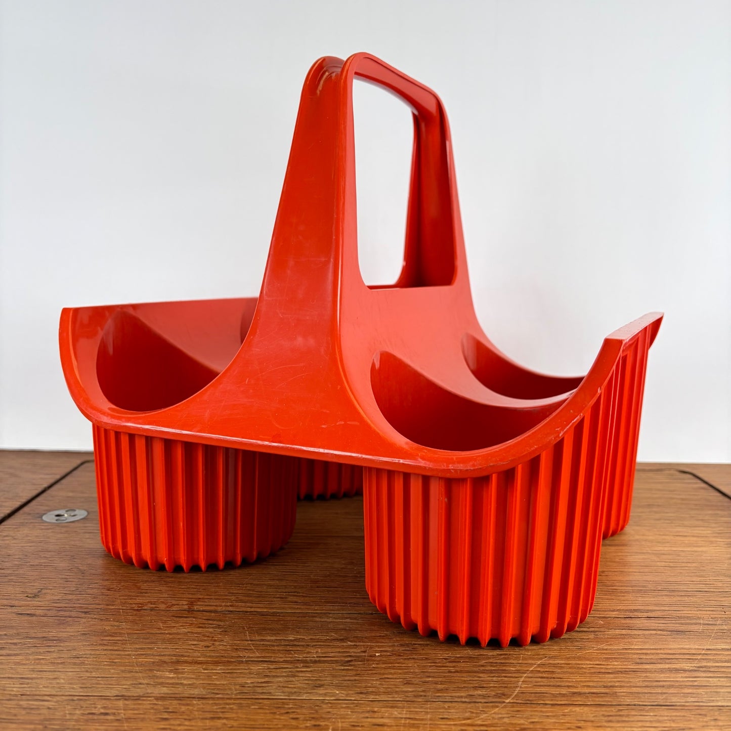 Vintage oranje flessenrek Curver