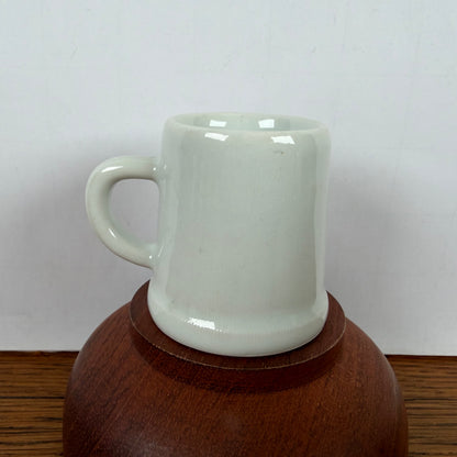 Kleine bierpul met 2 katten