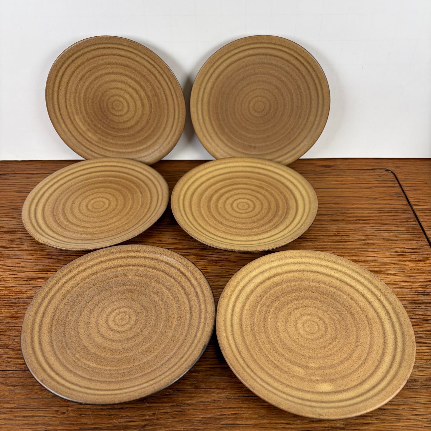 Vintage bruine gebaksbordjes