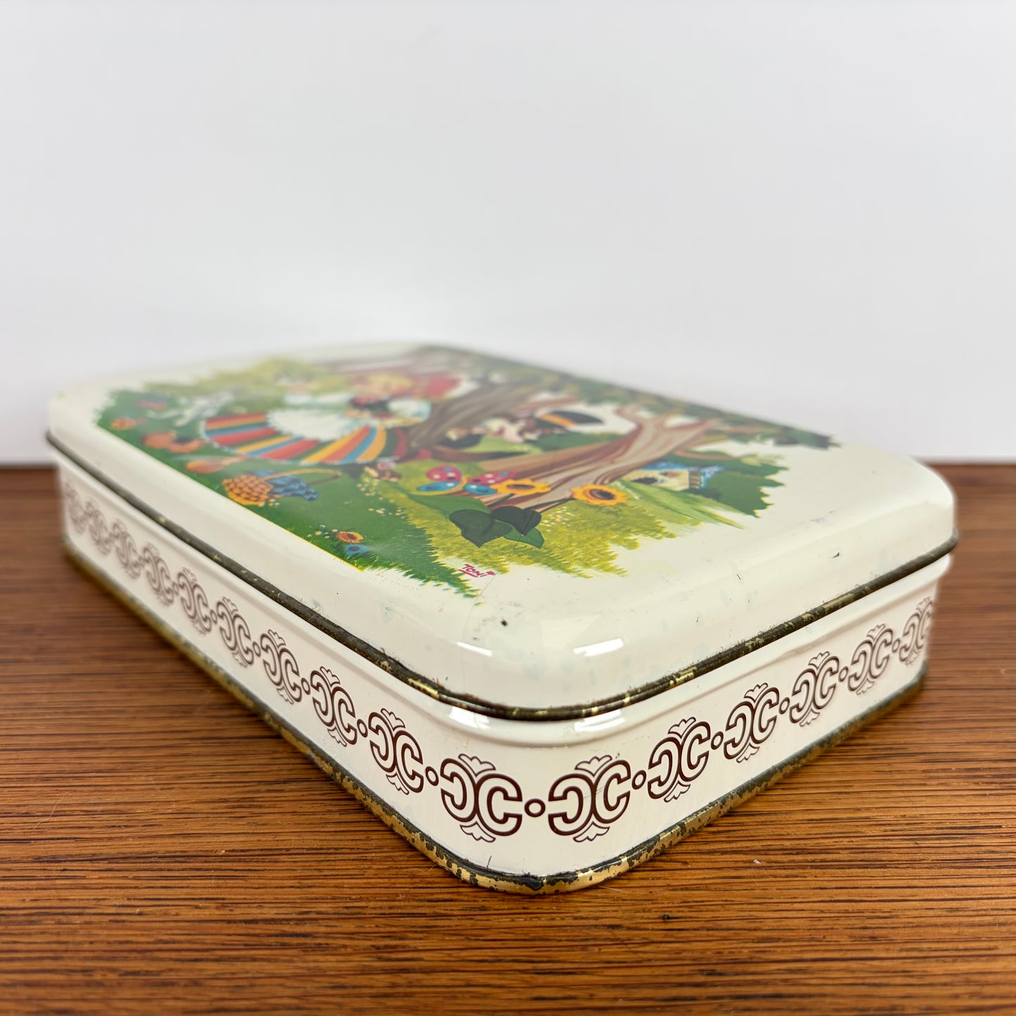 Vintage blikje roodkapje