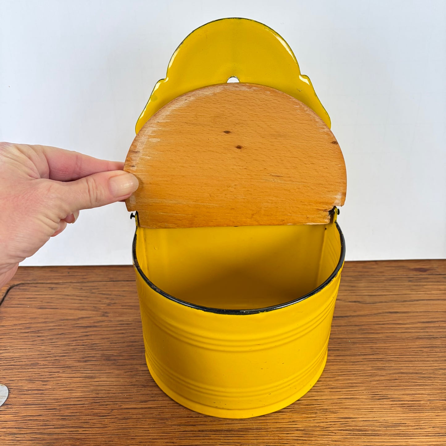 Vintage emaille zoutpot geel