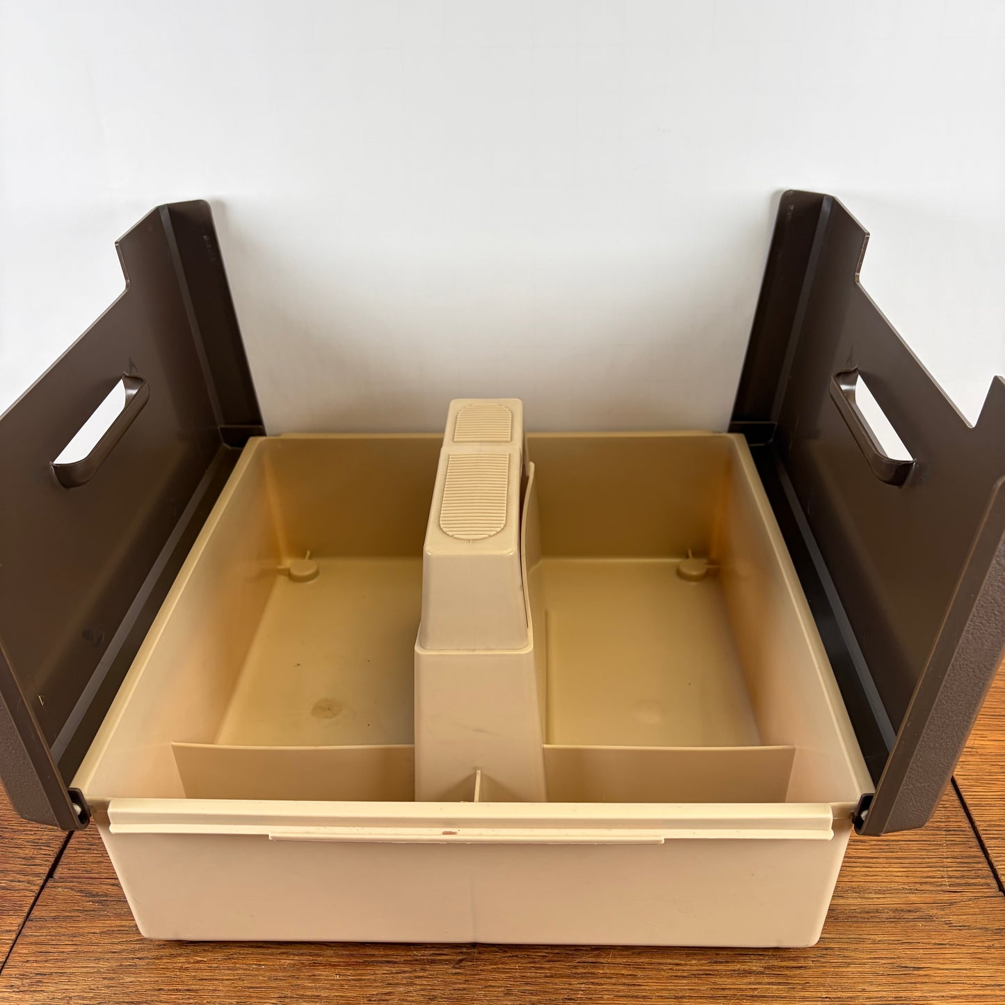 Vintage kunststof opbergbak