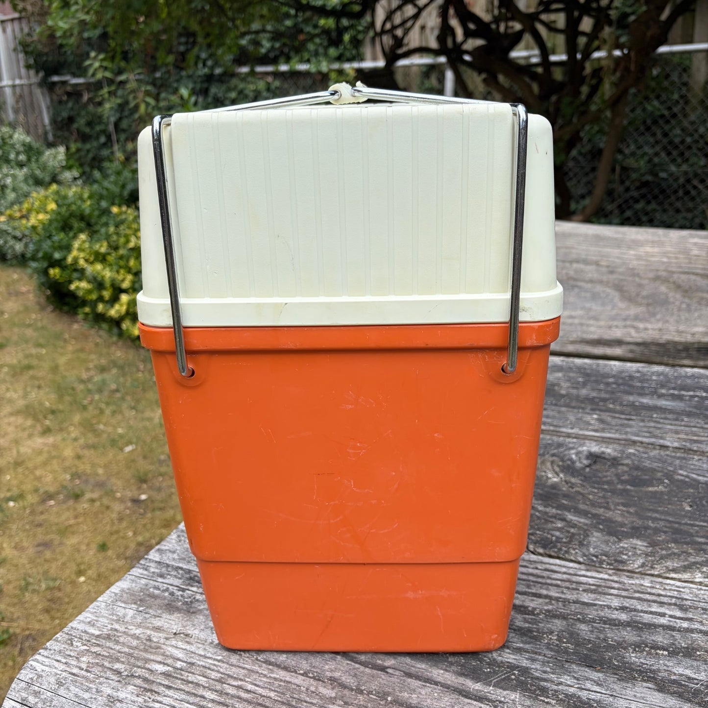 Vintage oranje koelbox jaren 70