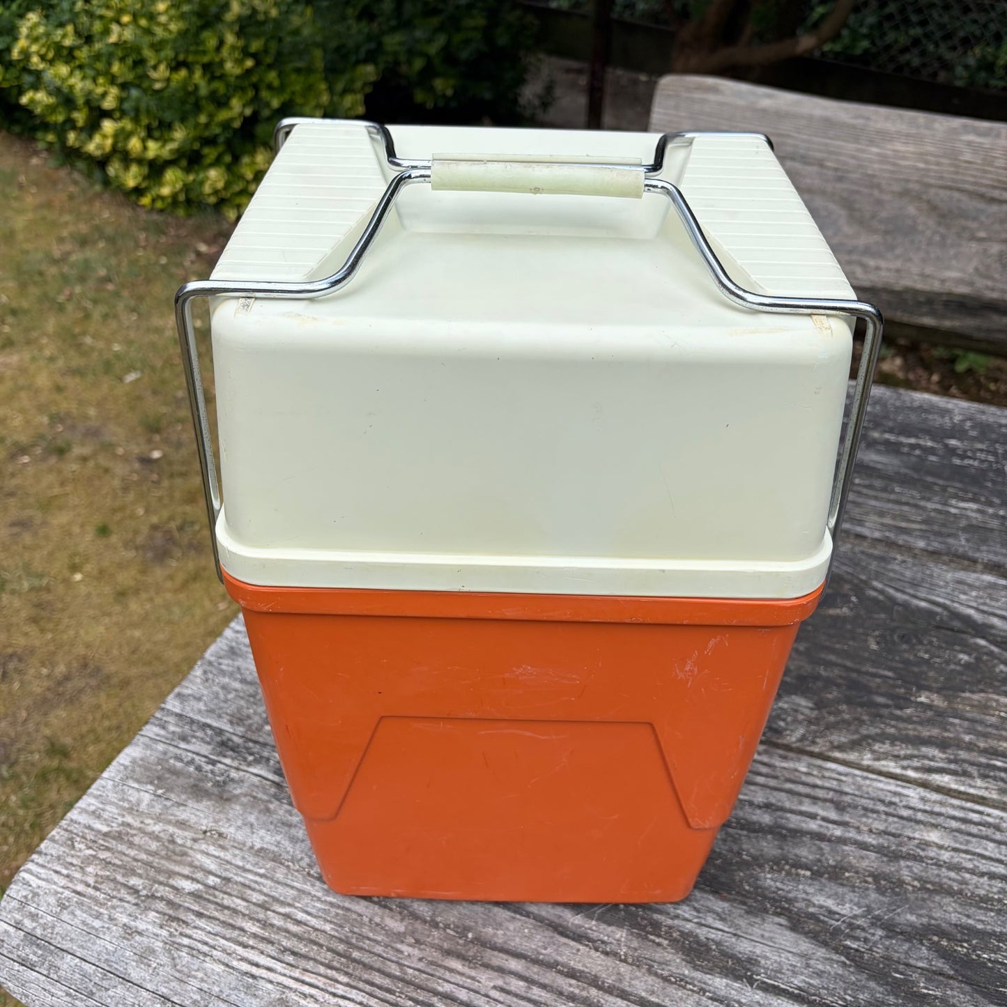 Vintage oranje koelbox jaren 70