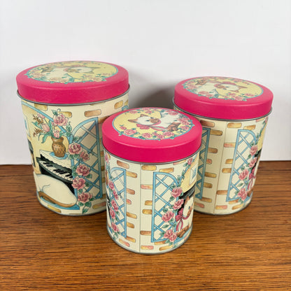 Voorraad bussen katten piano