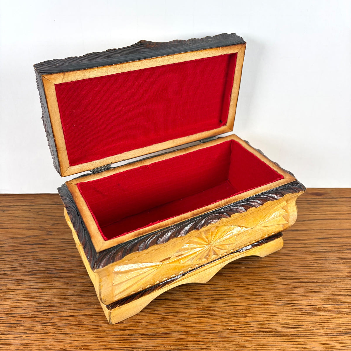 Vintage houten sieradendoos