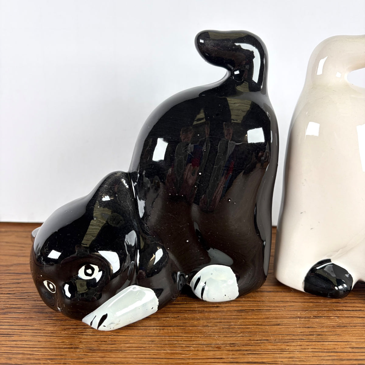 Vintage keramieke boekensteunen katten zwart en wit