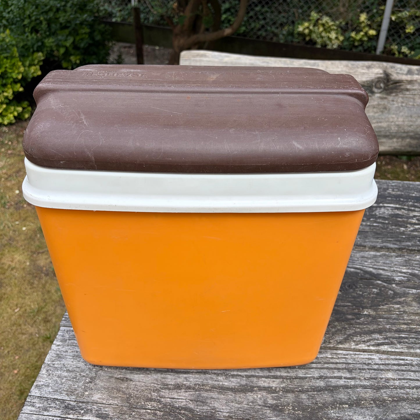 Vintage oranje curver koelbox