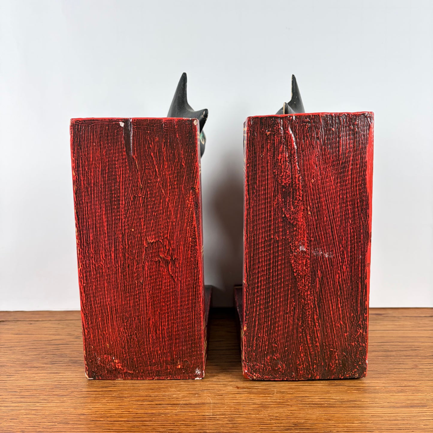 Vintage houten boekensteunen katten