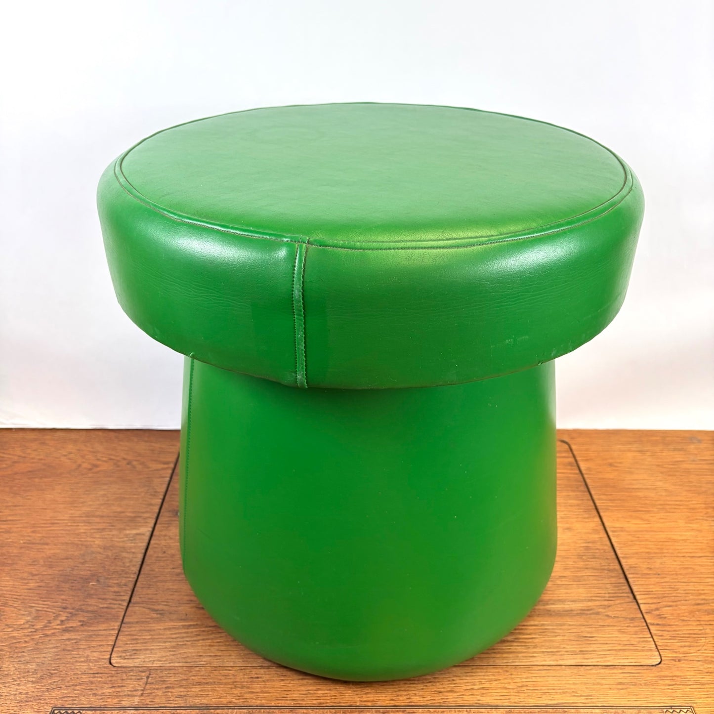 Vintage groene poef met opbergruimte