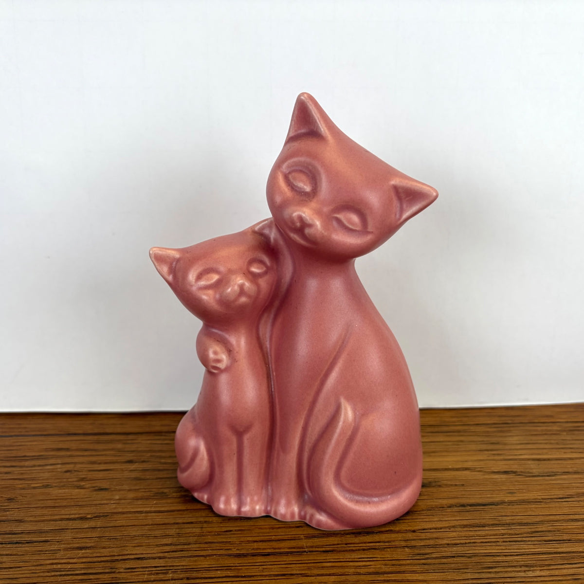 Vintage keramiek beeldje twee katten roze