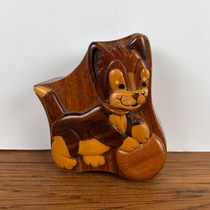 Vintage houten doosje kat met bal