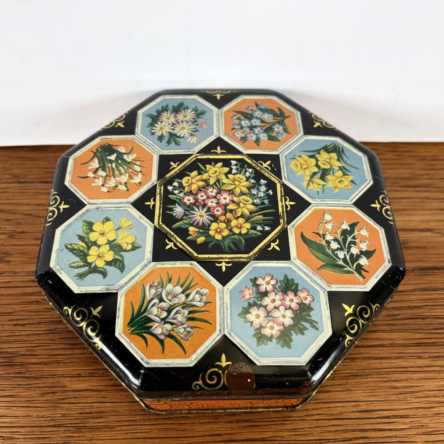 Vintage 8 hoekig blikje bloemen