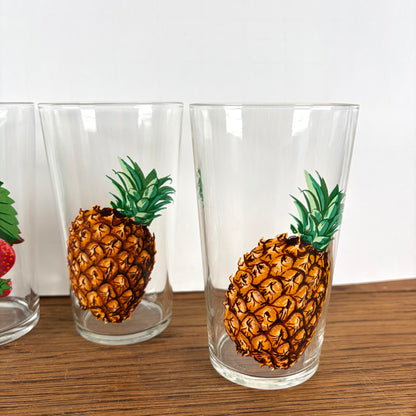 Vintage glazen met fruitmotief