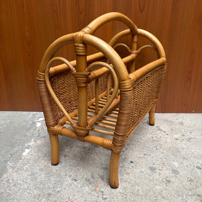 Vintage rotan krantenbak
