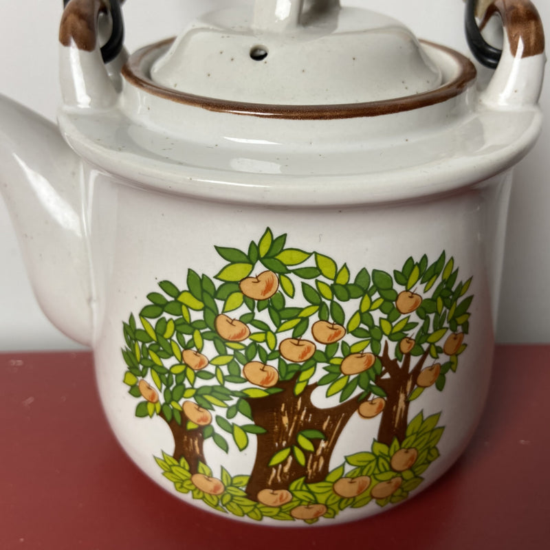 Vintage theepot appelbomen