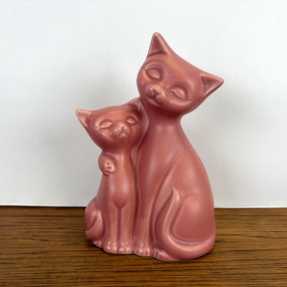 Vintage keramiek beeldje twee katten roze