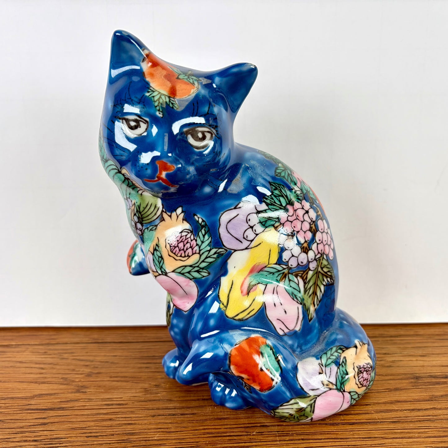 Vintage keramieken kat blauw met fruit HK Dynasty
