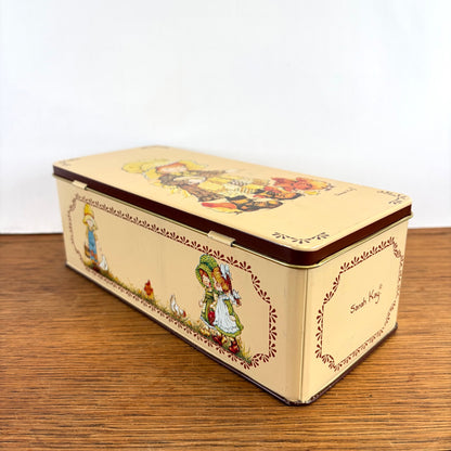 Vintage Sarah Kay blik ontbijtkoek creme