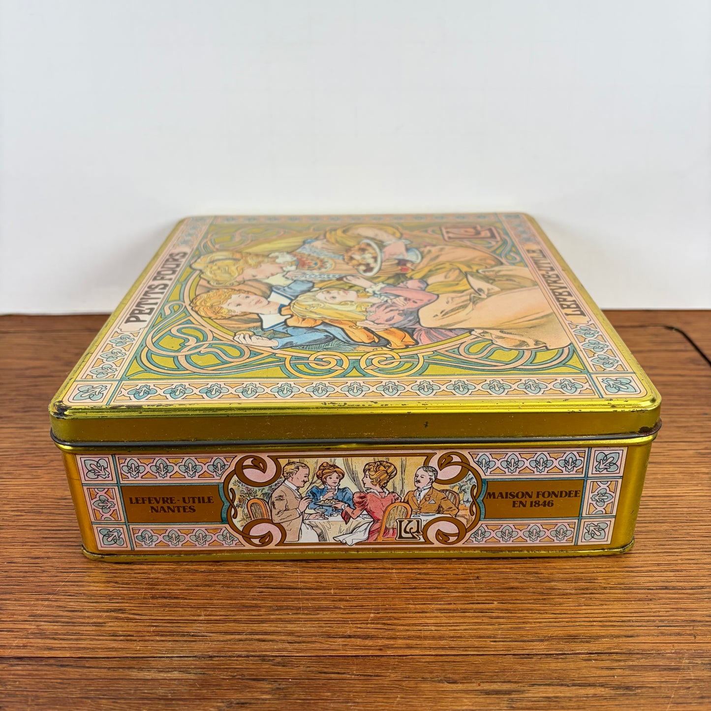 Vintage blik Petit Fours