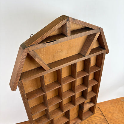 Vintage houten letterbak huisje