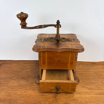 Vintage houten koffiemolen