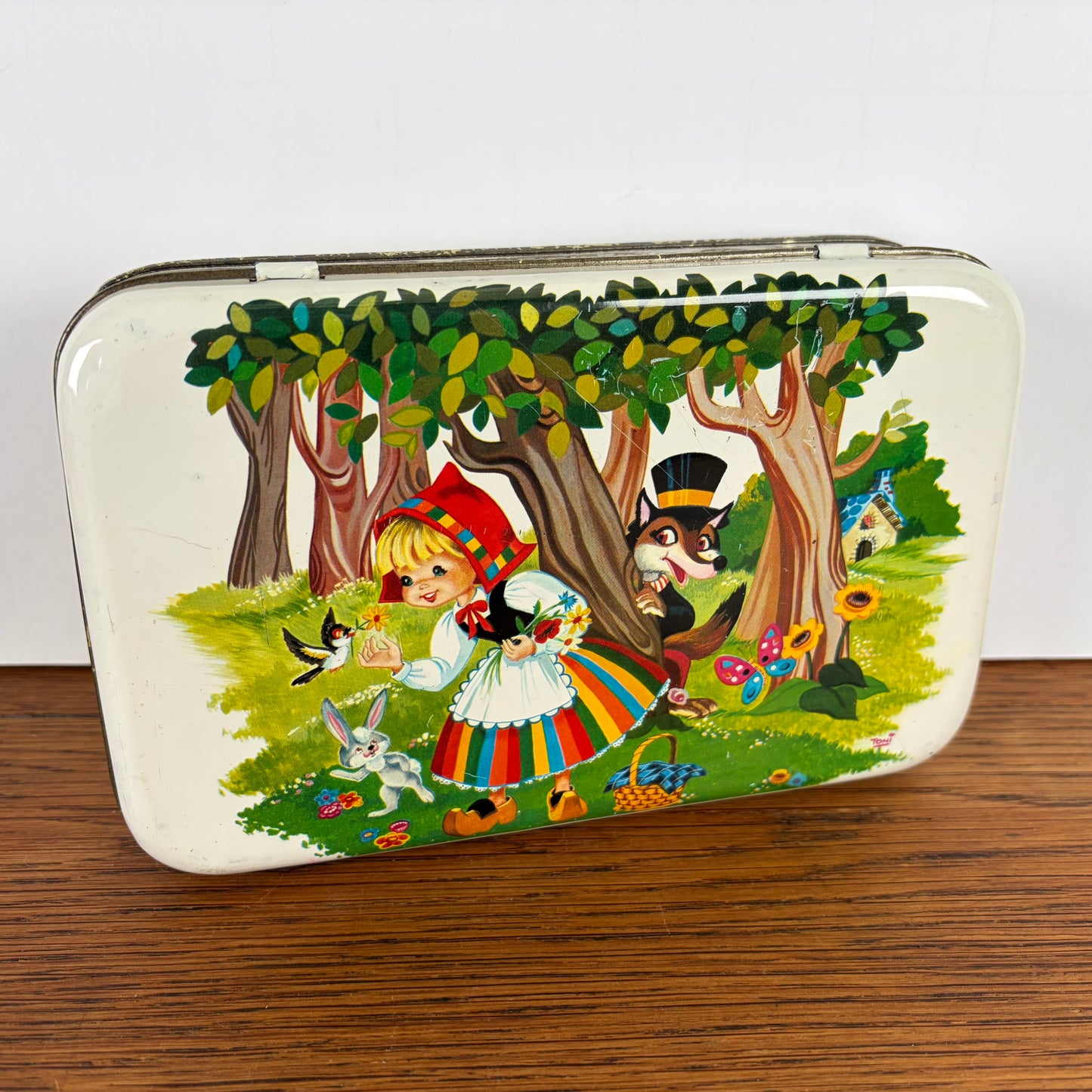 Vintage blikje roodkapje