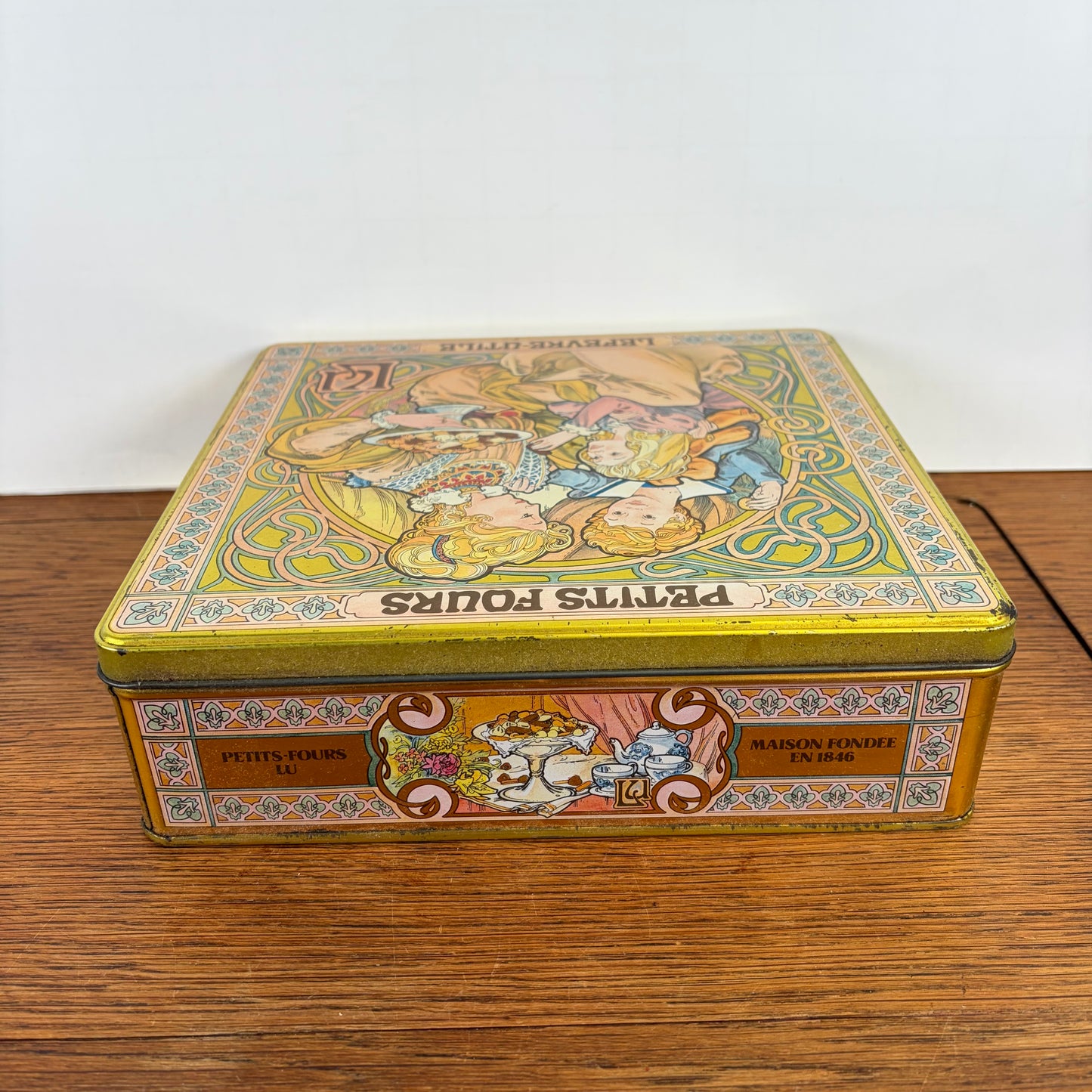 Vintage blik Petit Fours