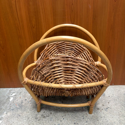 Vintage rotan krantenmand