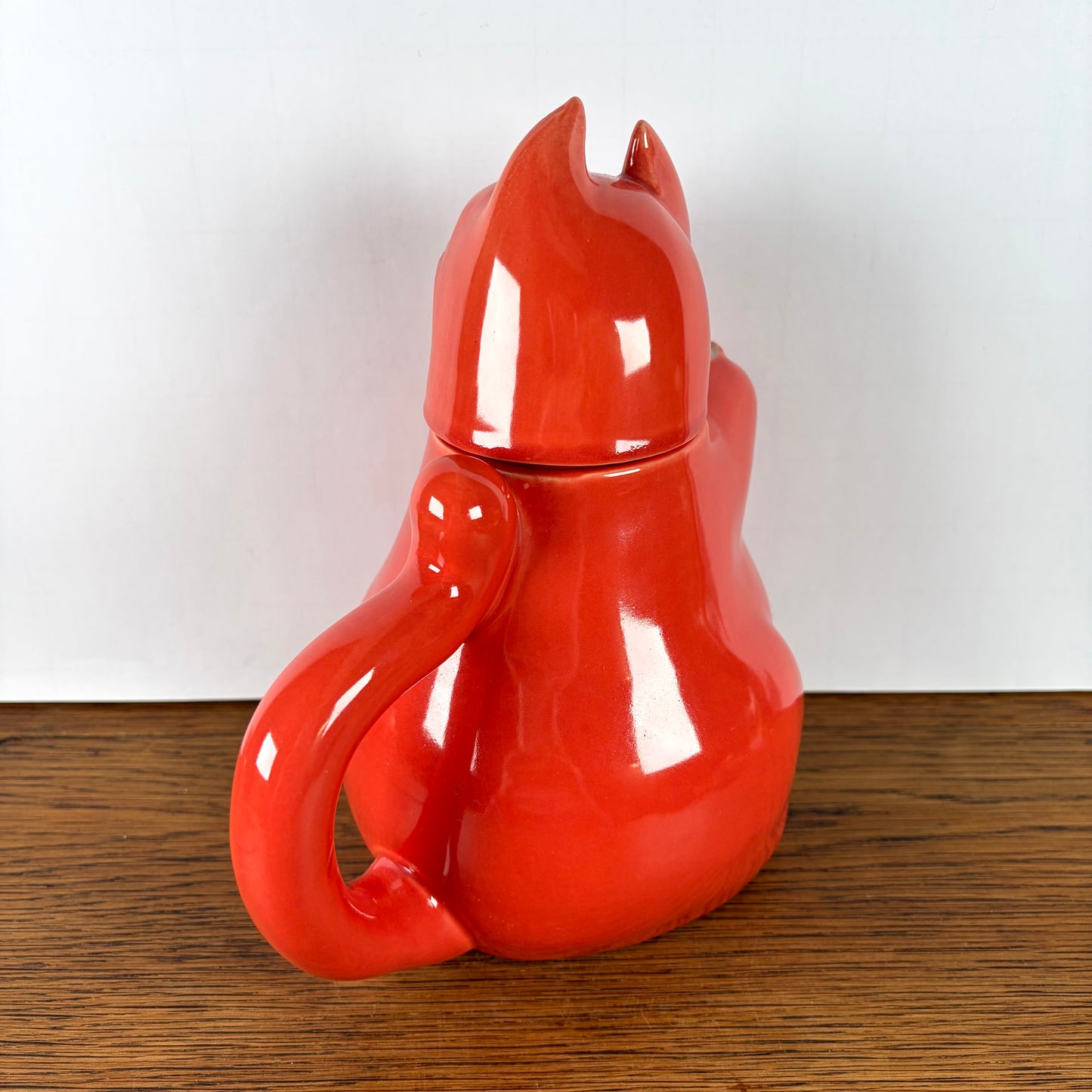 Theepot rode kater Jan Kruis