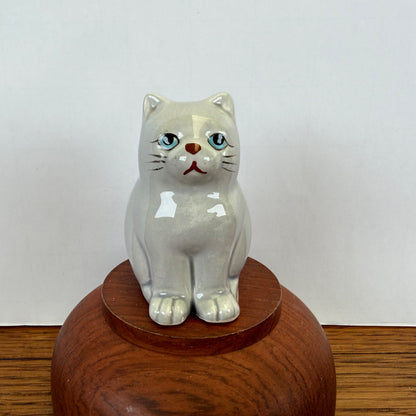 Vintage grijs keramiek kattenbeeldje