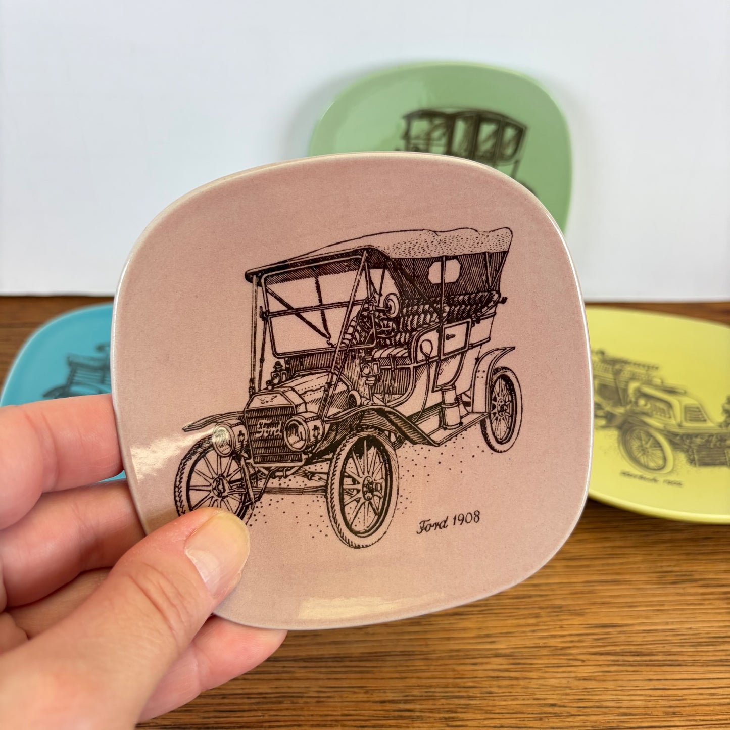 Vintage schaaltjes oldtimers pastelkleur
