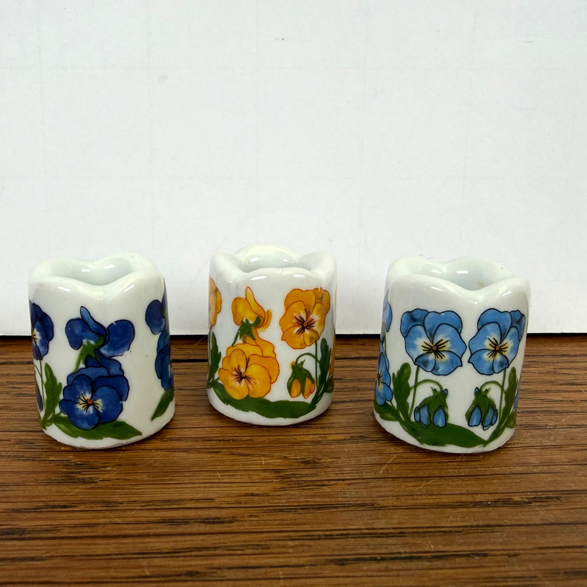 Vintage 3 porseleinen kandelaartjes viooltjes